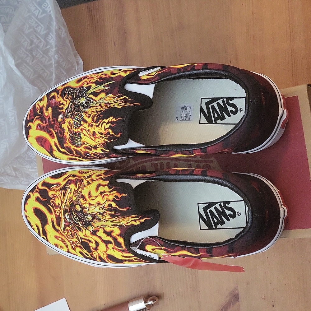 Van samurai flames slip ons